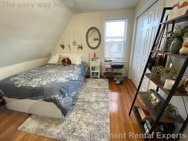 Building Photo - 15 Sargent Ave