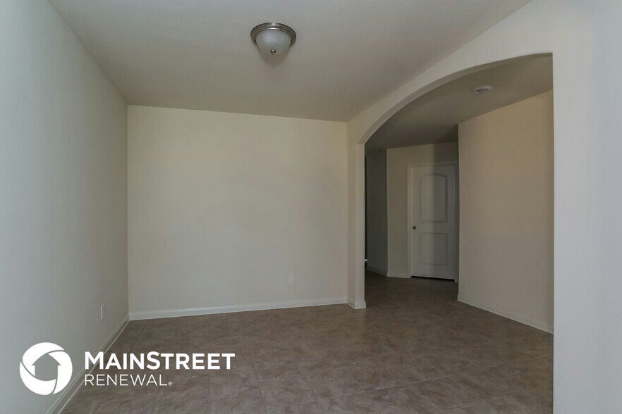 Building Photo - 27032 Leonardo Dr