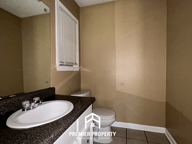 Building Photo - Beautiful 3BR/2BA Near Southwind | 1,681 Sq Ft, Vaulted Ceilings, Hardwood Floors & Garage