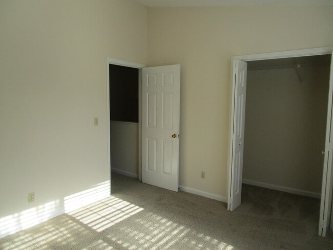 Building Photo - 610 Archdale Dr