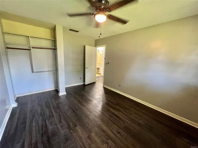 Building Photo - 307 Daman Dr
