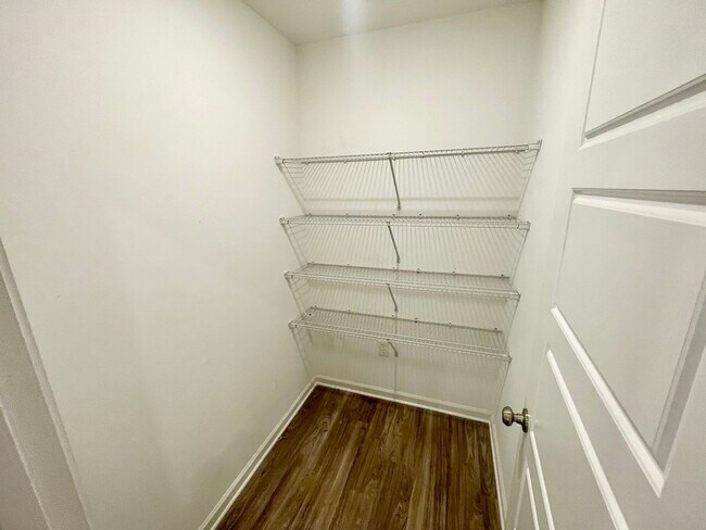 Building Photo - 4/2 for Rent in Brandon 042!!