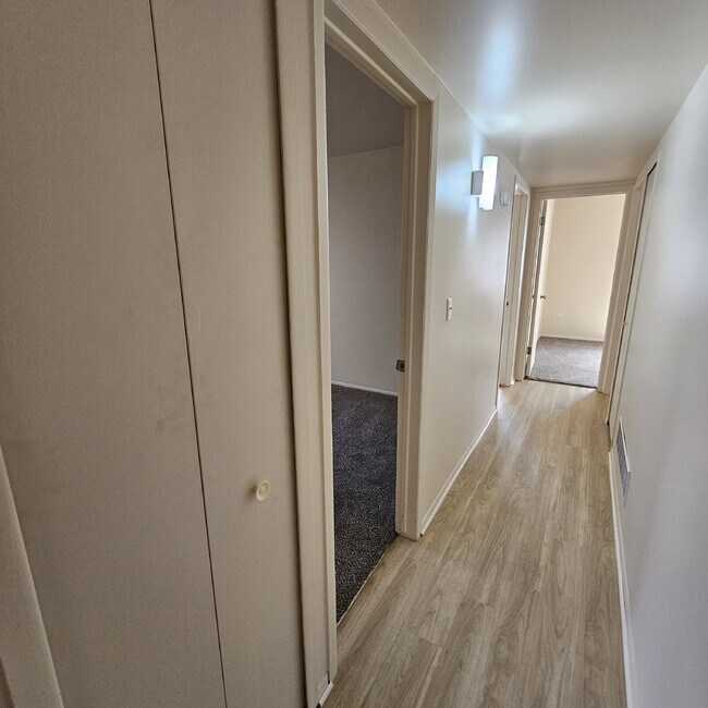 Building Photo - 3 Bedroom, 1 Bathroom Ranch with Updated Flooring, Paint, Carpet. 2 Car Garage. Kitchen with All ...