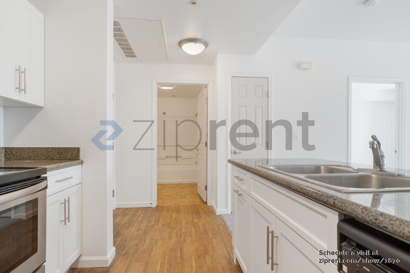 Building Photo - Unit 4042