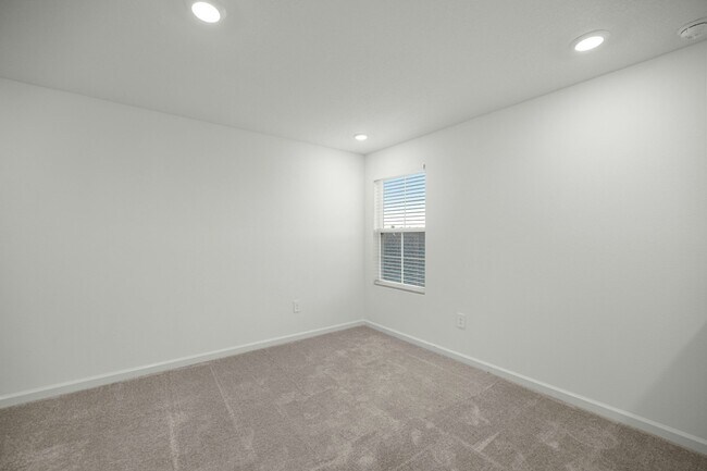 Building Photo - 4610 SW 89th Loop