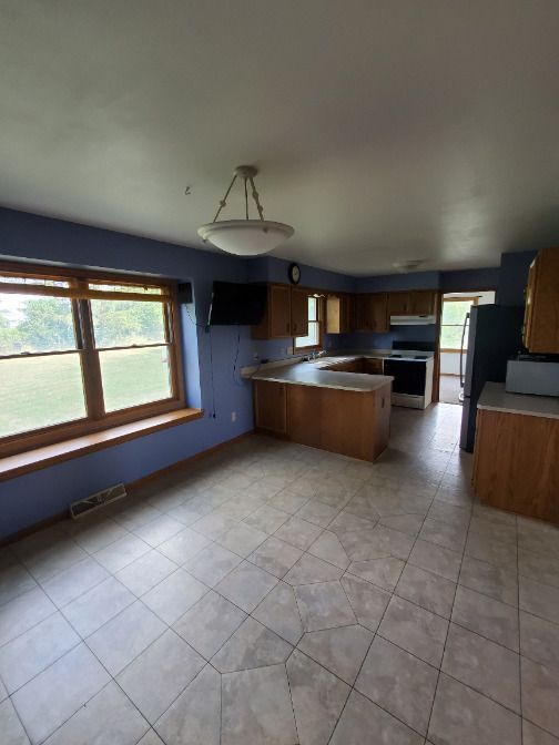 Building Photo - N93W27616 Quail Holw Ct