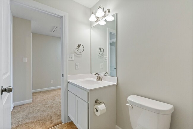 Building Photo - READY NOW! Spacious 5 bedroom w Bonus & 3.5 Bath Two Story Home on Cul-de-sac