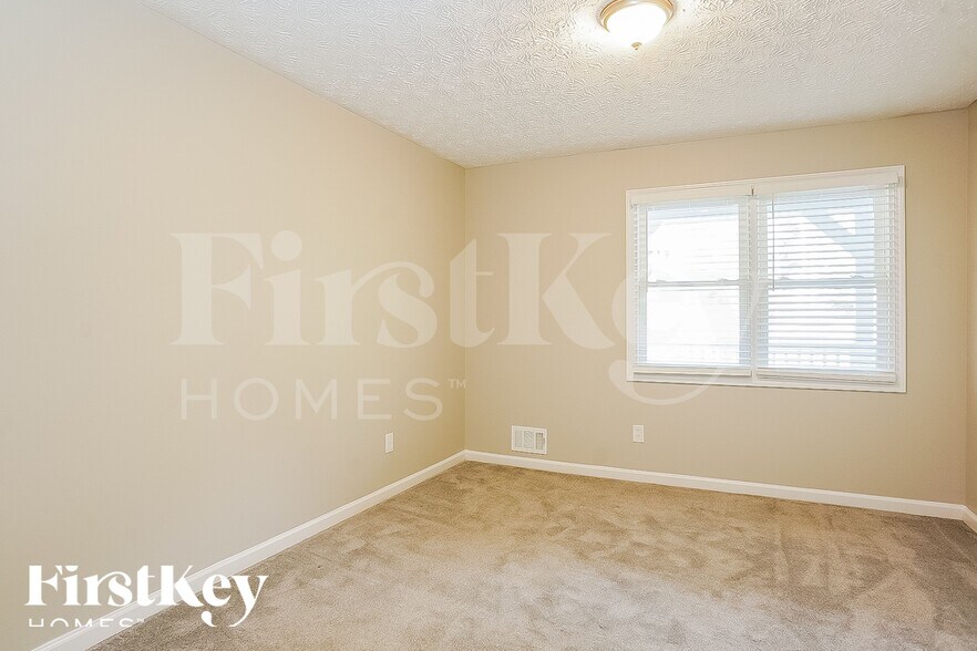 Building Photo - 2603 Mountain Brook Rd