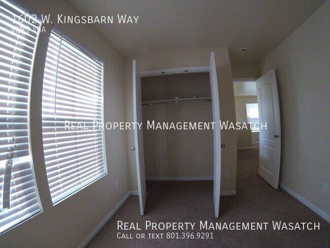 Building Photo - Dont miss out. This will rent quickly...