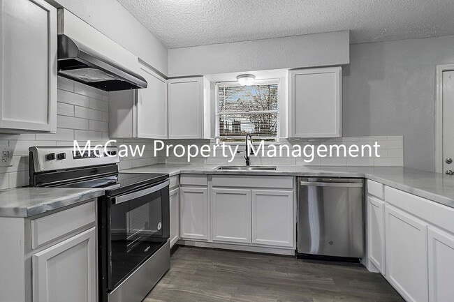 Building Photo - 7012 Candlewick Ct