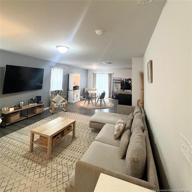 Building Photo - 535 Old Salem Dr