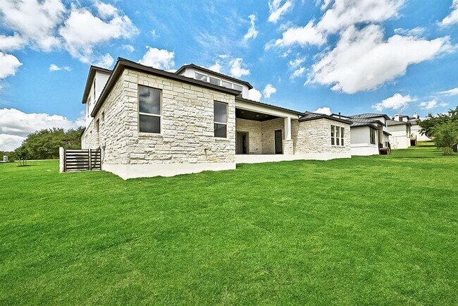Building Photo - 4809 Serene Hills Dr