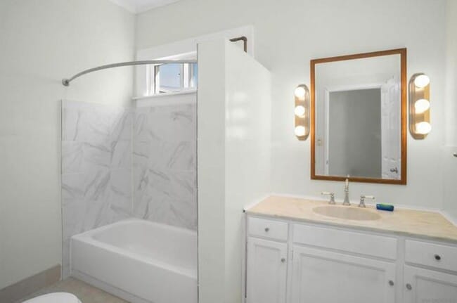 Building Photo - Charming 2 bedroom, 2 bathroom home in the heart of Logan Heights