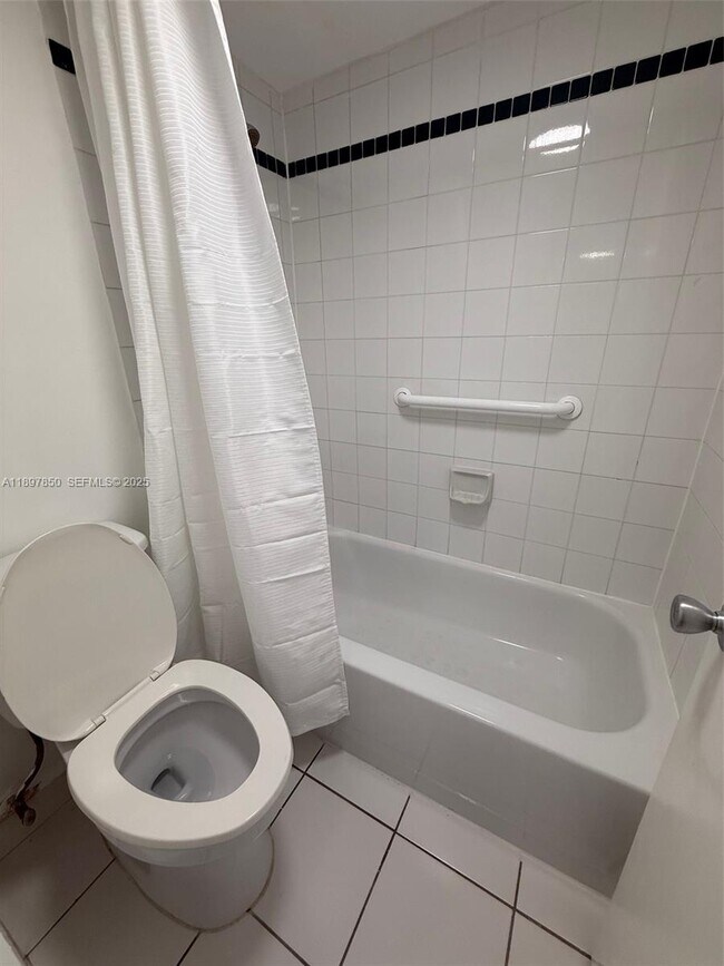 Building Photo - 802 NW 87th Ave