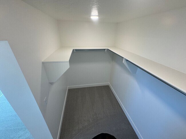Building Photo - REDUCED PRICE!! Beautiful FOUR Bedroom Home!