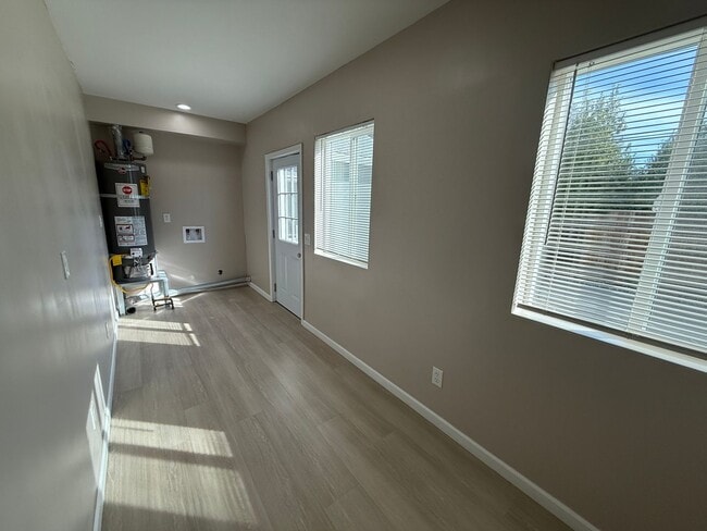 Building Photo - Charming Home in Woodland