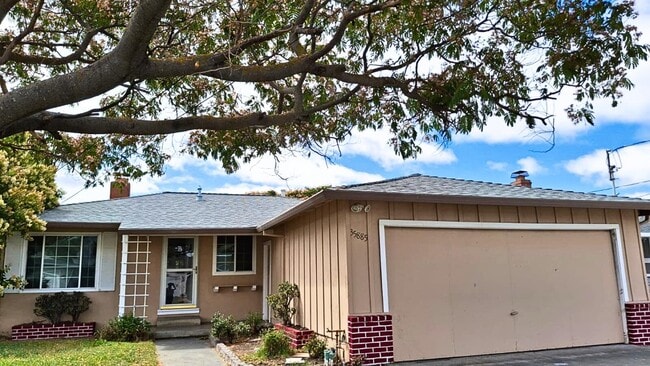 Building Photo - 35885 Adobe Dr