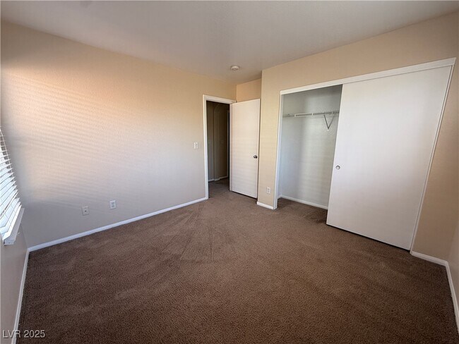 Building Photo - 9950 Shadow Grove Ave