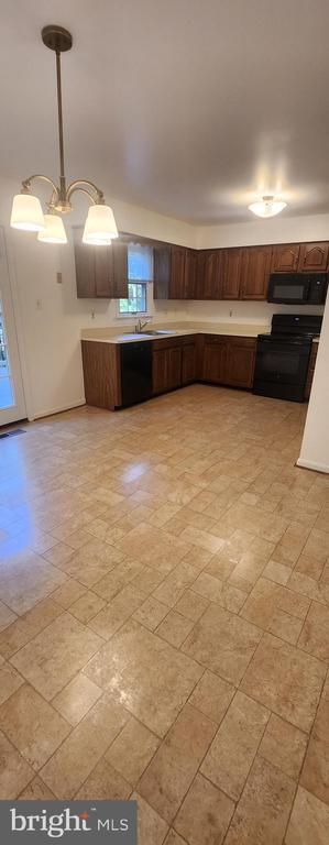 Building Photo - 3955 Pepperidge Ct