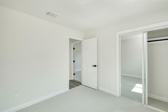 Building Photo - 1702 Wagon Gap Dr