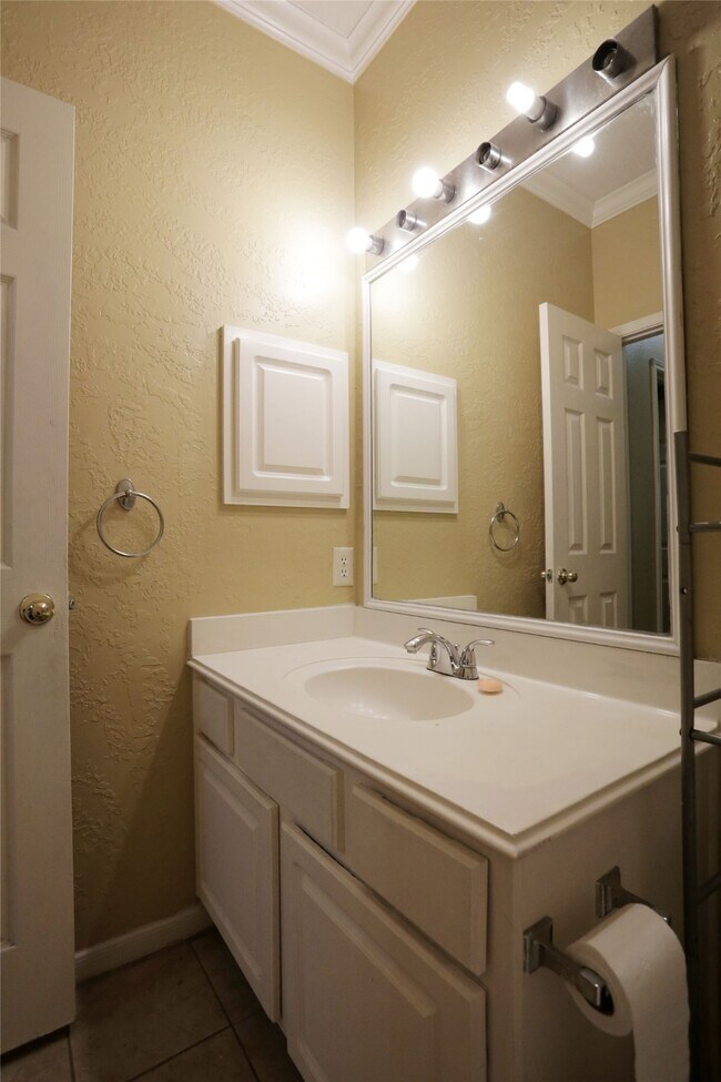 Building Photo - 20410 Eagle Nest Ct