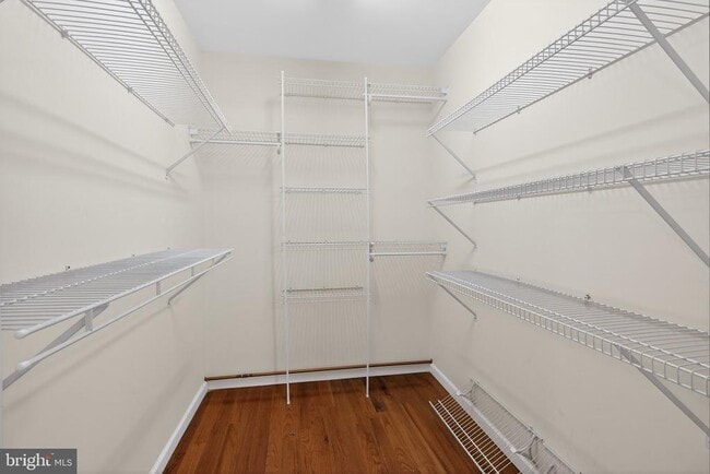 Building Photo - 764 Lakehurst Rd