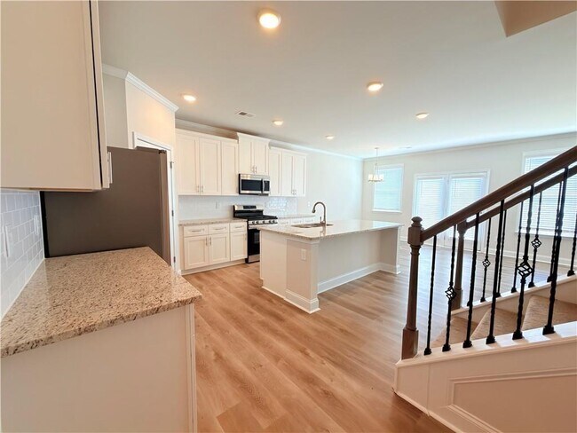Building Photo - 470 Hellen Vly Dr