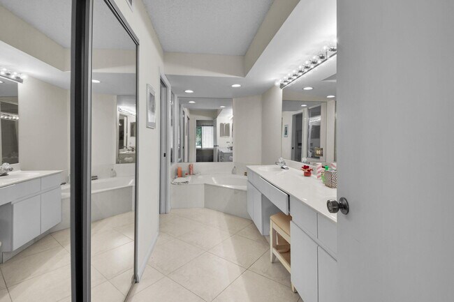 Building Photo - 7380 Clunie Pl