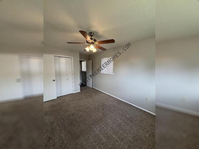 Building Photo - 1220 Twin Lakes Dr