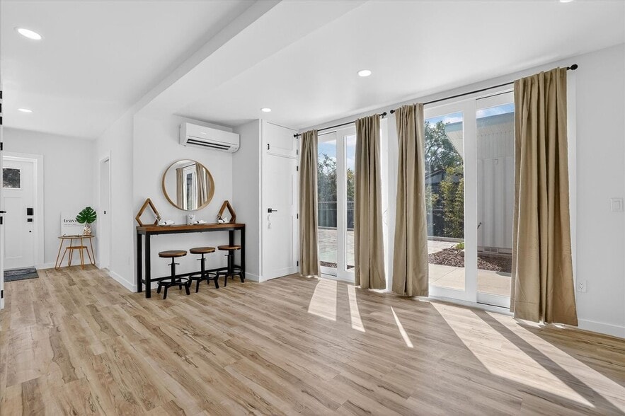 Building Photo - 8778 Waterfront Terrace