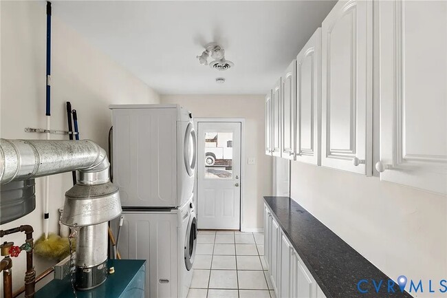 Building Photo - 8276 Franklin Ln