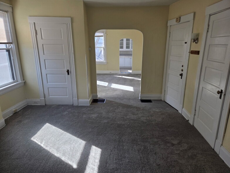 Building Photo - 3959 Hazel Ave