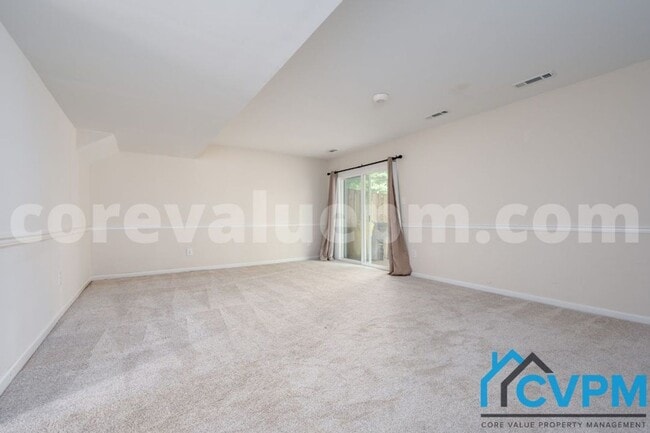 Building Photo - 400 Colonial Ridge Ln
