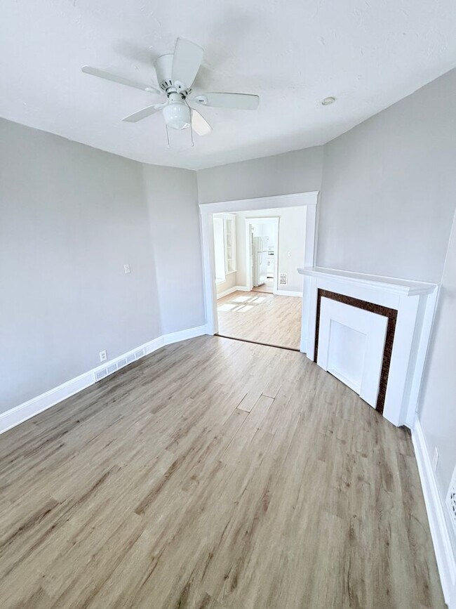 Building Photo - 3914 W 21st St