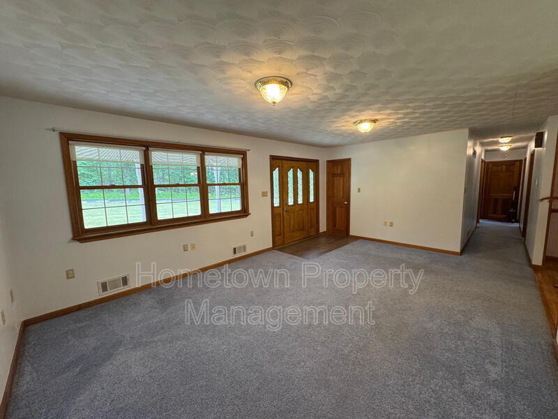 Building Photo - 115 Sandy Hollow Church Rd