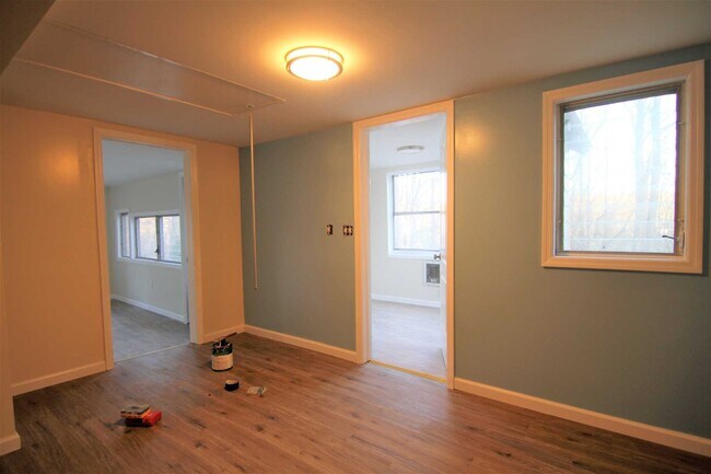 Building Photo - 71 Miller Rd