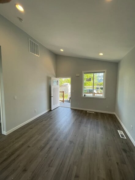 Building Photo - 1765 Waller St SE