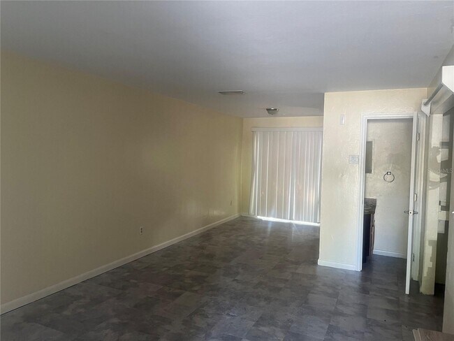 Building Photo - 513 SW 68th Terrace