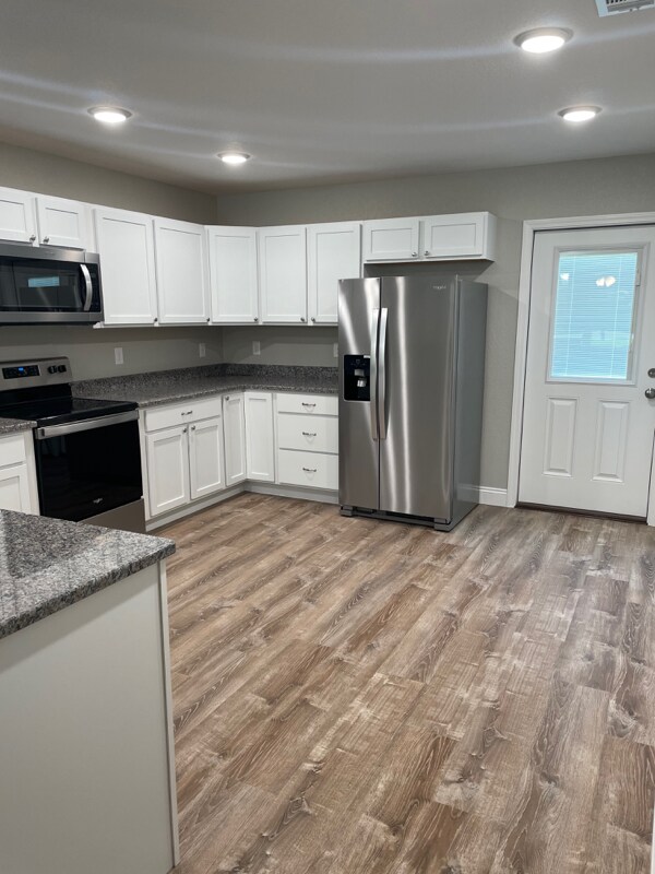 Building Photo - 6870 Trailride N