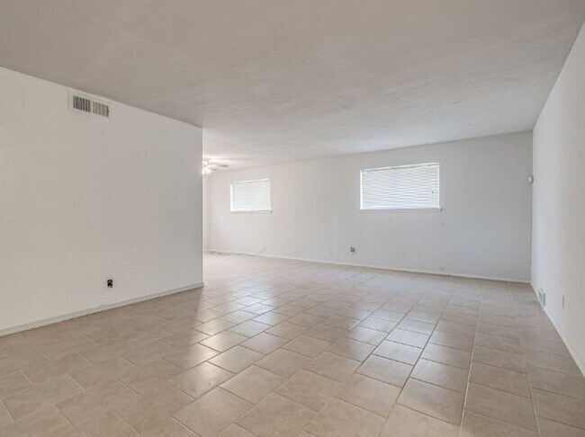 Building Photo - 33 NE 63rd St