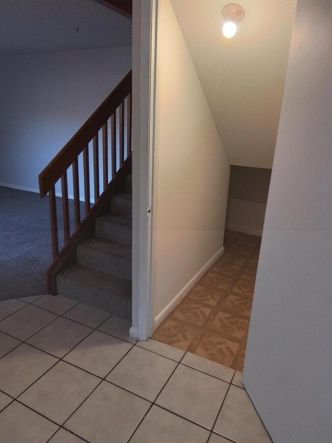 Building Photo - 1458 N Lawnwood Cir