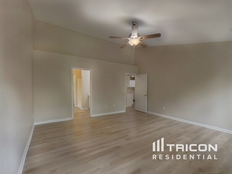 Building Photo - 20 Landing Ln