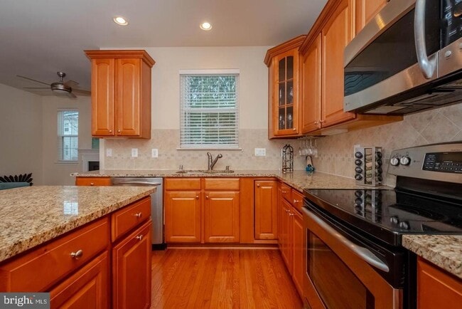 Building Photo - 7349 Mockingbird Cir