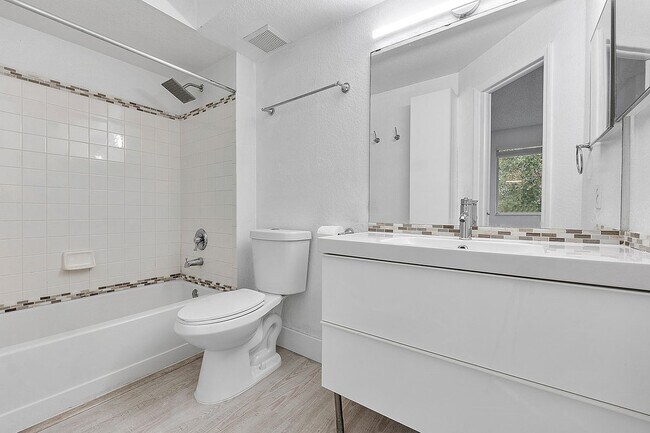 Building Photo - 417 Vista Isles Dr