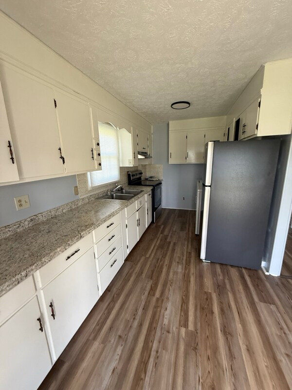 Building Photo - 360 Floyd St