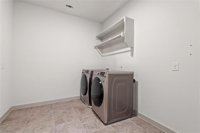 Building Photo - 2240 Lasso Ln