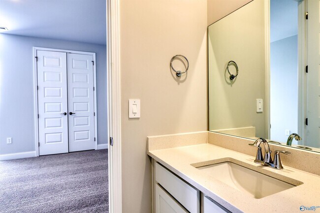 Building Photo - 188 Clift Crk Dr