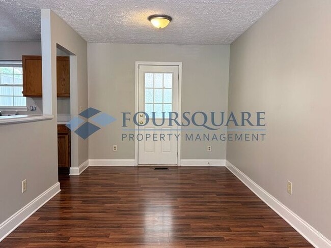 Building Photo - Spacious 4-Bed / 3-Bath Single-Family Home with Sunroom, Fenced Yard. Convenient to Southeast Ral...