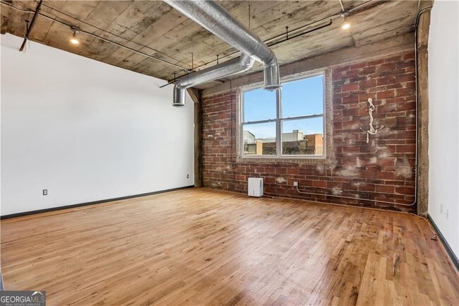 Building Photo - 172 Haynes St SW