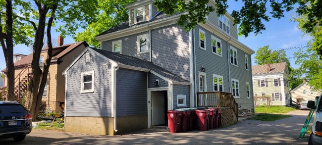 Building Photo - 46 Peirce St